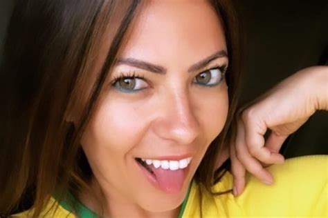 fabiana britto nuda|Só de máscara, Fabiana Britto, do Big Brother Itália, posa